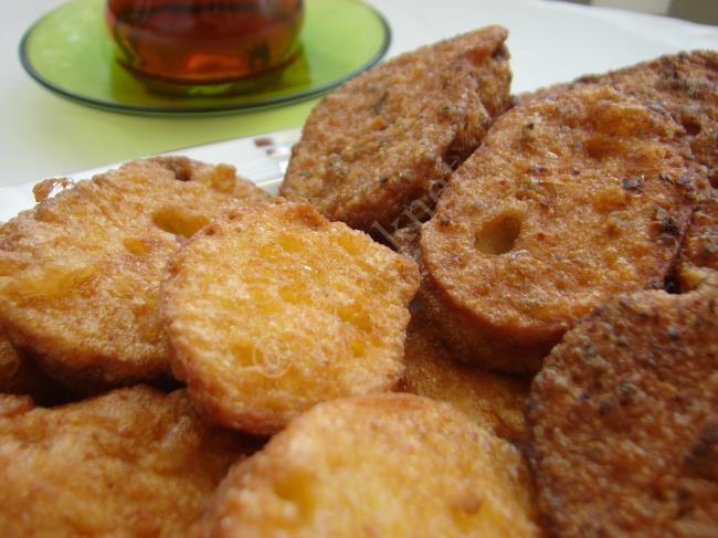 Sade Ve Baharatlı Yumurtalı Ekmek - Yapılışı (10/12) 