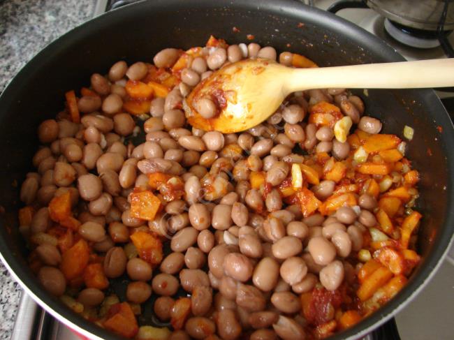 Zeytinyağlı Barbunya - Yapılışı (6/12) 