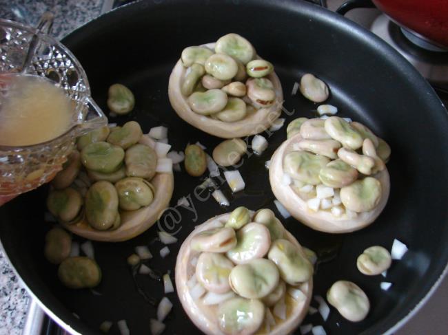 Zeytinyağlı İç Baklalı Enginar - Yapılışı (6/12) 