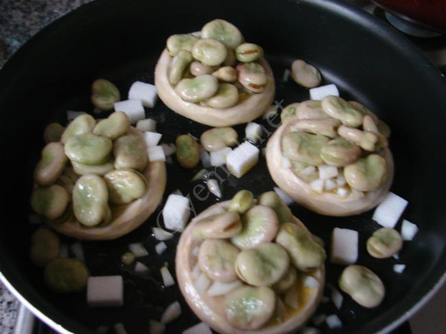 Zeytinyağlı İç Baklalı Enginar - Yapılışı (7/12) 