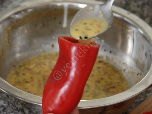 Biber İçi Omlet - Yapılışı (5/12) 