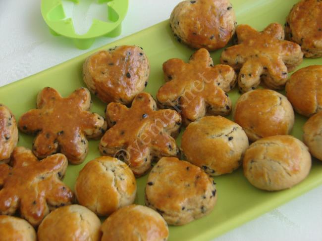 Çörek Otlu Gevrekiye - Yapılışı (9/12) 