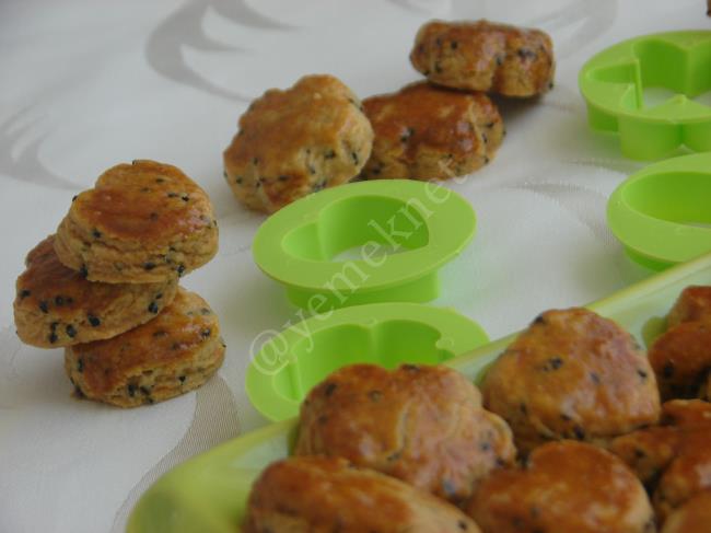 Çörek Otlu Gevrekiye - Yapılışı (10/12) 