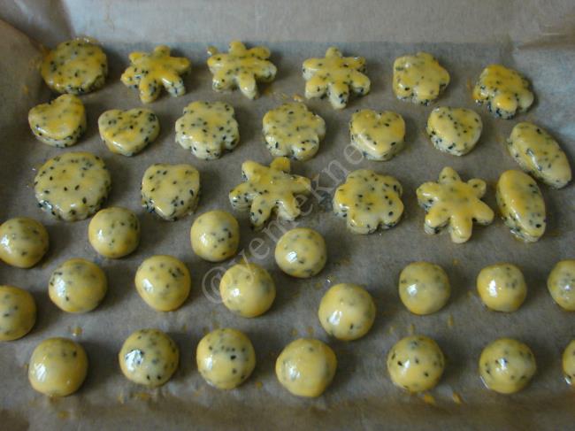 Çörek Otlu Gevrekiye - Yapılışı (6/12) 