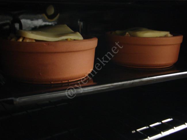 Güveçte Patatesli Tavuk - Yapılışı (11/16) 