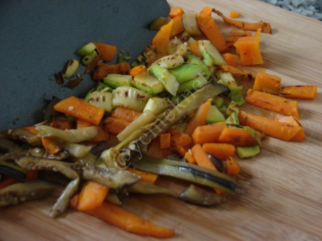 Sebzeli Tavuk Salatası (Dukan Usulü) - Yapılışı (8/20) 