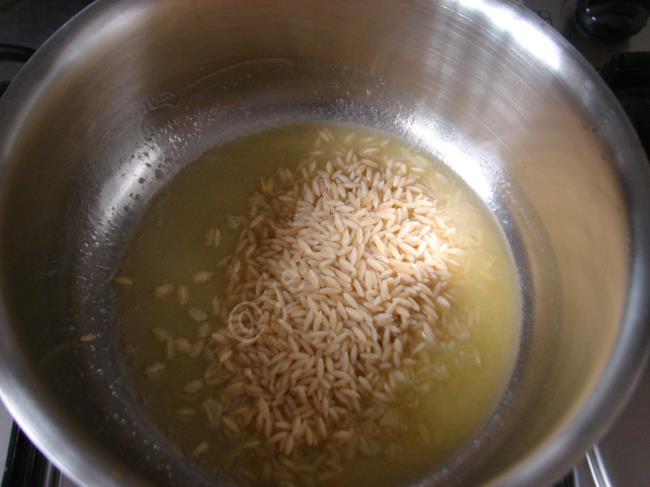 Arpa Şehriye Pilavı - Yapılışı (3/12) 