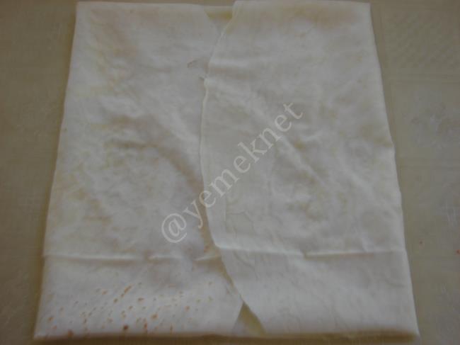 Peynirli Bohça Böreği (Hazır Yufka İle) - Yapılışı (4/20) 