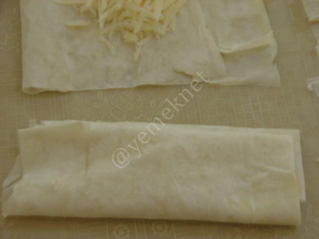 Peynirli Bohça Böreği (Hazır Yufka İle) - Yapılışı (9/20) 