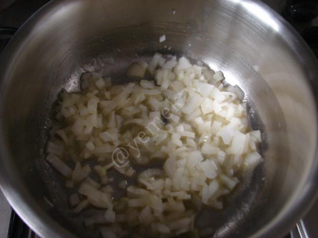 Tereyağlı Bulgur Pilavı - Yapılışı (3/12) 