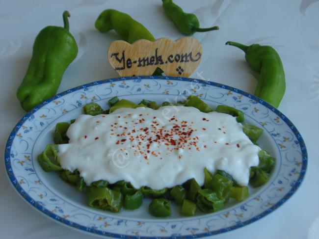 Yoğurtlu Biber Kızartması - Yapılışı (6/12) 