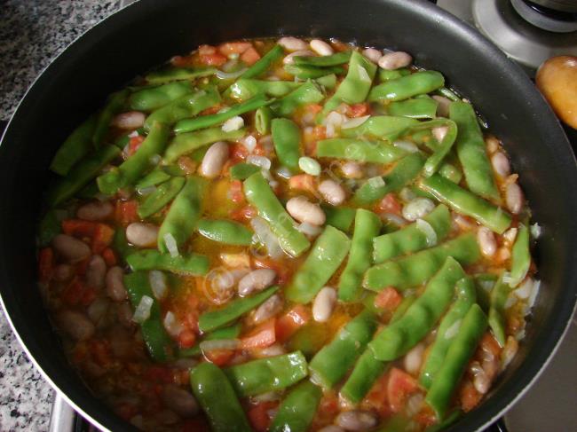 Barbunyalı Taze Fasulye (Girit Mutfağı) - Yapılışı (7/12) 