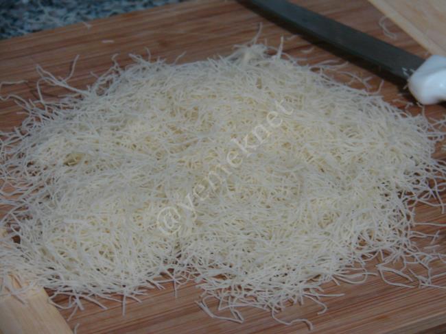 Kadayıflı Tavuk Pane - Yapılışı (4/12) 