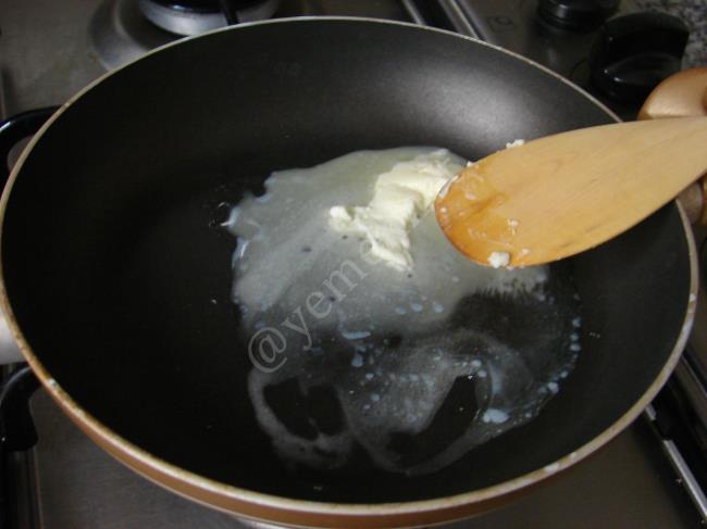 Lorlu Biber Kavurması - Yapılışı (2/12) 