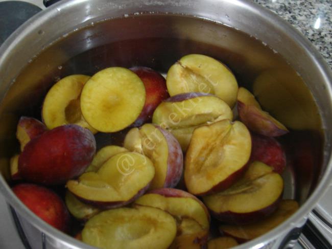 Mürdüm Eriği Suyu - Yapılışı (5/12) 