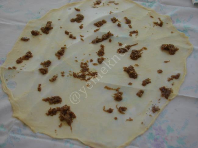 Patlıcanlı Çarşaf Böreği - Yapılışı (8/16) 