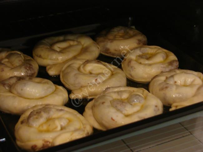 Patlıcanlı Çarşaf Böreği - Yapılışı (12/16) 