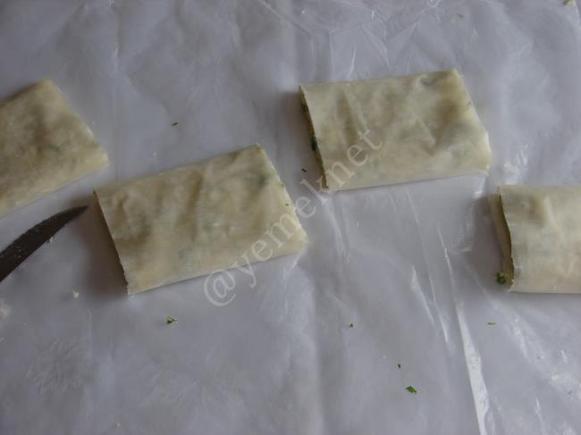 Baklavalık Yufkadan Börek - Yapılışı (8/16) 