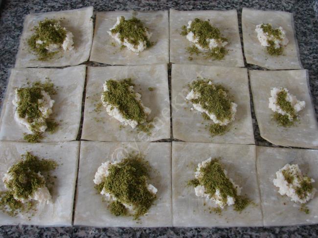 Şöbiyet (Baklavalık Yufkadan) - Yapılışı (11/20) 