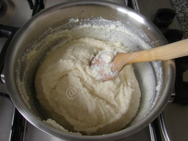 Şöbiyet (Baklavalık Yufkadan) - Yapılışı (6/20) 