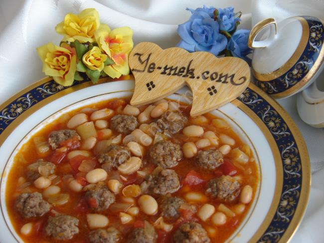 Köfteli Kuru Fasulye - Yapılışı (10/12) 