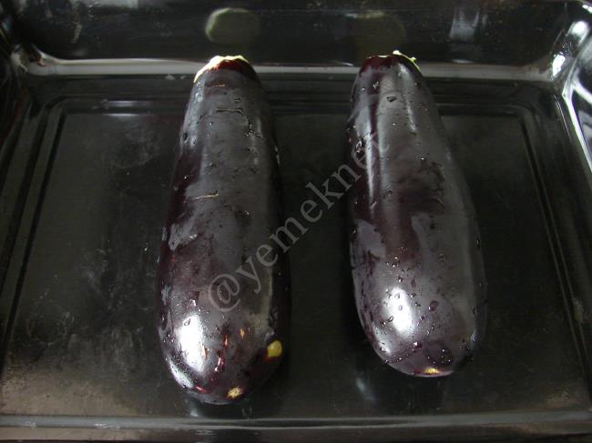 Közlenmiş Patlıcan Köftesi (Kıymasız) - Yapılışı (2/12) 