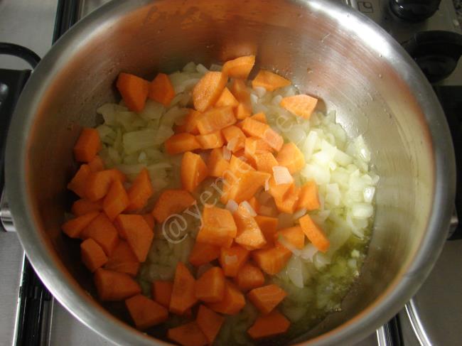 Zeytinyağlı Portakallı Kereviz - Yapılışı (3/12) 