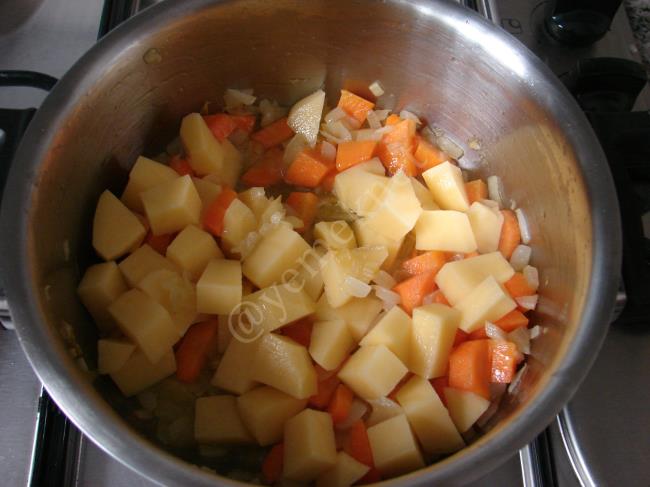 Zeytinyağlı Portakallı Kereviz - Yapılışı (4/12) 