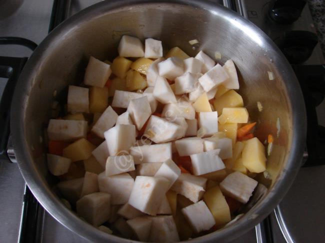 Zeytinyağlı Portakallı Kereviz - Yapılışı (5/12) 