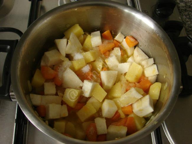 Zeytinyağlı Portakallı Kereviz - Yapılışı (6/12) 