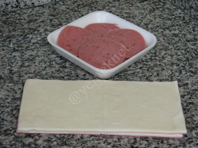 Salamlı Milföy Gülleri - Yapılışı (1/16) 