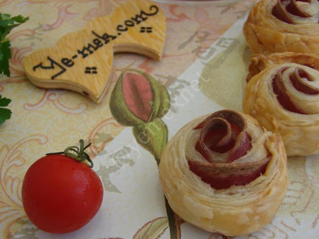 Salamlı Milföy Gülleri - Yapılışı (14/16) 