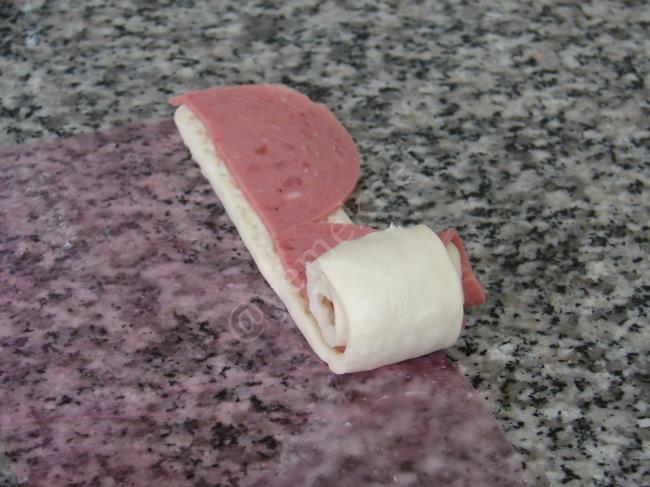 Salamlı Milföy Gülleri - Yapılışı (7/16) 