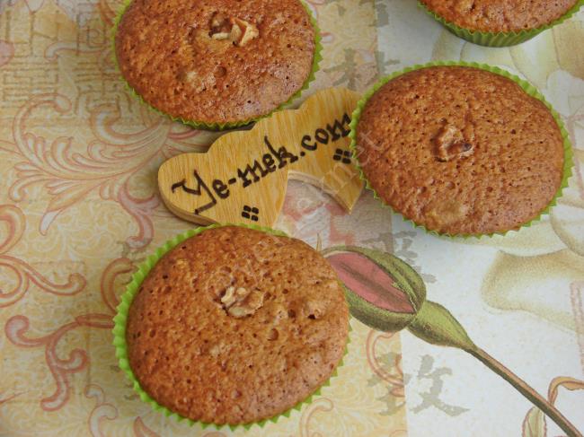 Tarçınlı Cevizli Muffin - Yapılışı (9/12) 