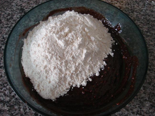 Browni Kurabiye (Islak Kurabiye) Nasıl Yapılır? (4/20) Resimli Yemek