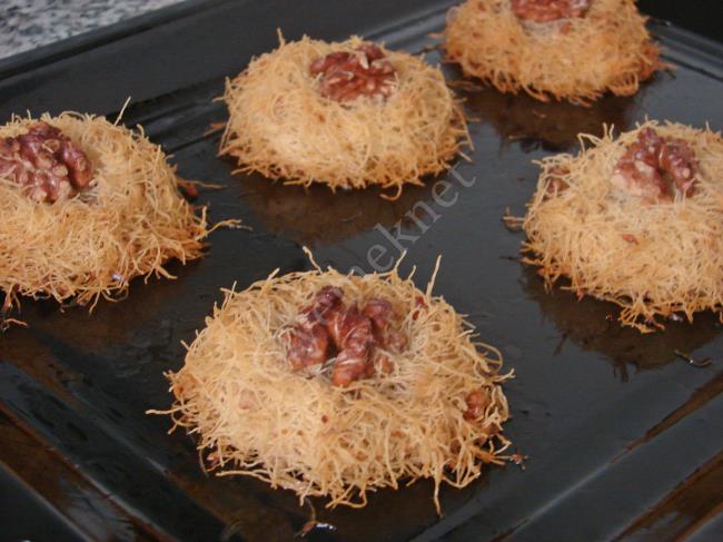 Cevizli Fincan Kadayıfı - Yapılışı (11/16) 