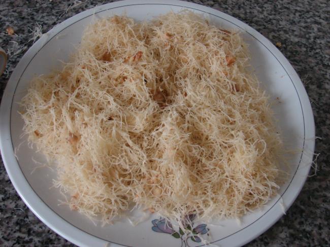 Cevizli Fincan Kadayıfı - Yapılışı (6/16) 