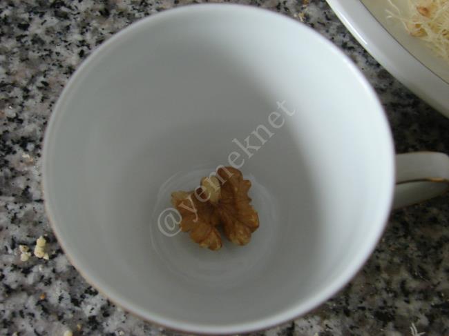 Cevizli Fincan Kadayıfı - Yapılışı (7/16) 