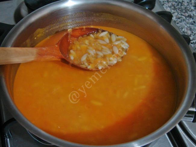 Domatesli Şehriye Çorbası - Yapılışı (6/8) 