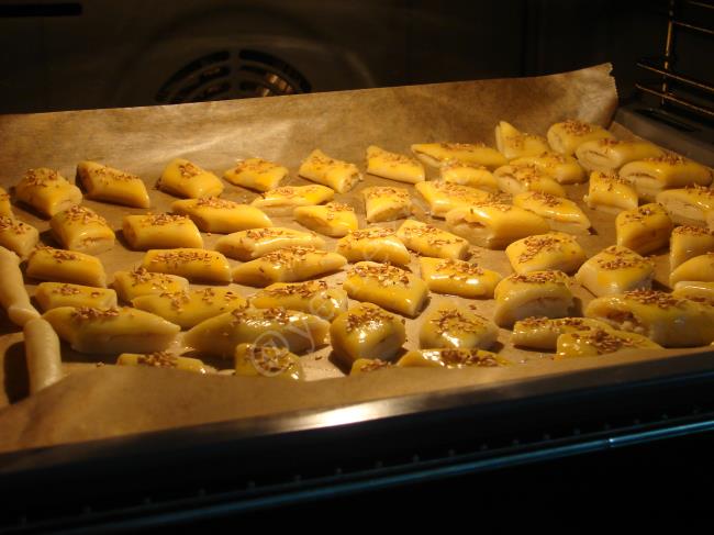 Tahinli Cevizli Kurabiye - Yapılışı (11/16) 