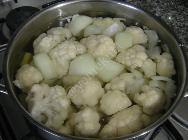 Karnabahar Çorbası - Yapılışı (2/8) 