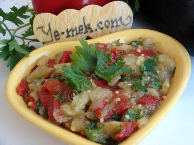 Közlenmiş Patlıcan Salatası - Yapılışı (5/8) 