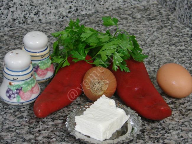 Kırmızı Biberli Mücver - Yapılışı (1/8) 