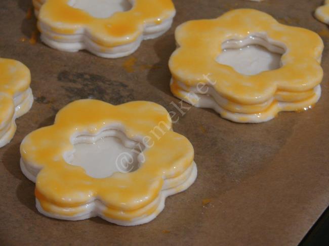 Krema Dolgulu Milföyler - Yapılışı (10/16) 