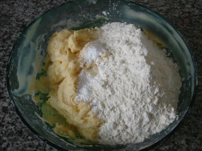 Çikolatalı Mısır Gevrekli Kurabiye - Yapılışı (4/16) 