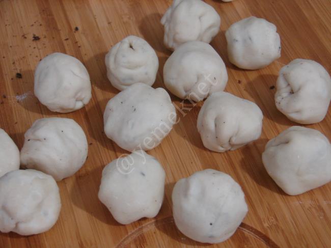 Çikolatalı Milföy Topları - Yapılışı (7/12) 