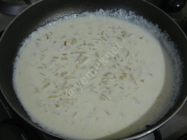 Kremalı Brokolili Makarna - Yapılışı (5/12) 