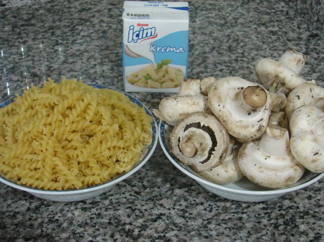 Kremalı Mantarlı Makarna - Yapılışı (1/8) 