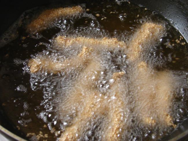 Susamlı Tavuk Salatası - Yapılışı (2/8) 