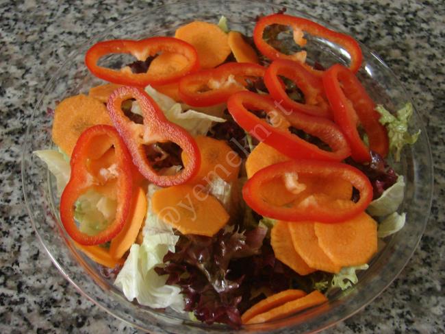 Susamlı Tavuk Salatası - Yapılışı (5/8) 